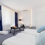 Luxurious Apartment Krakow Rozdroze By Renters Prestige