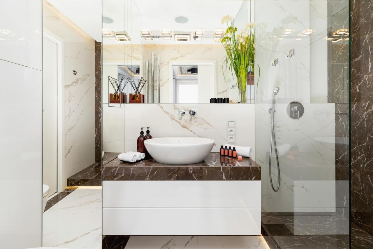 Luxurious Rozdroze By Renters Prestige Apartment